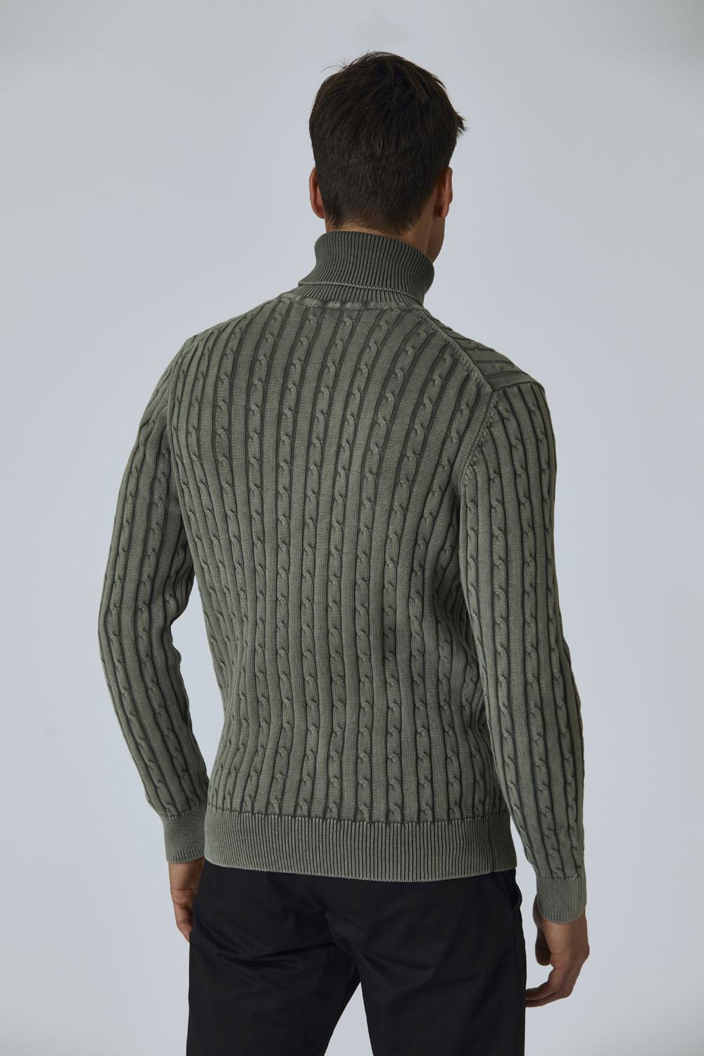 detail Svetr maglia collo alto 222MA1408L475