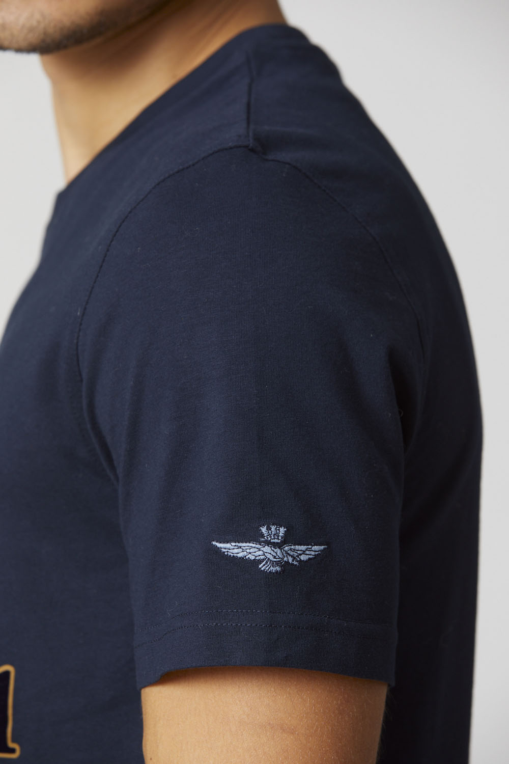 detail Tričko t-shirt m.c. 232TS2152J597