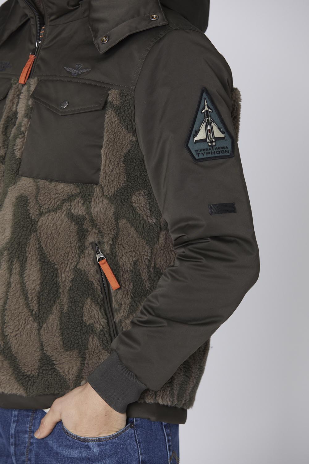 detail Bunda giubbino c cappuccio 242AB2202CT3482