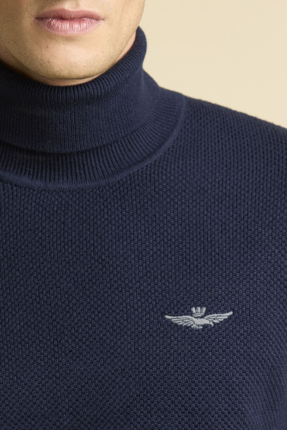 detail Svetr maglia con collo alto 252MA1583UL00903