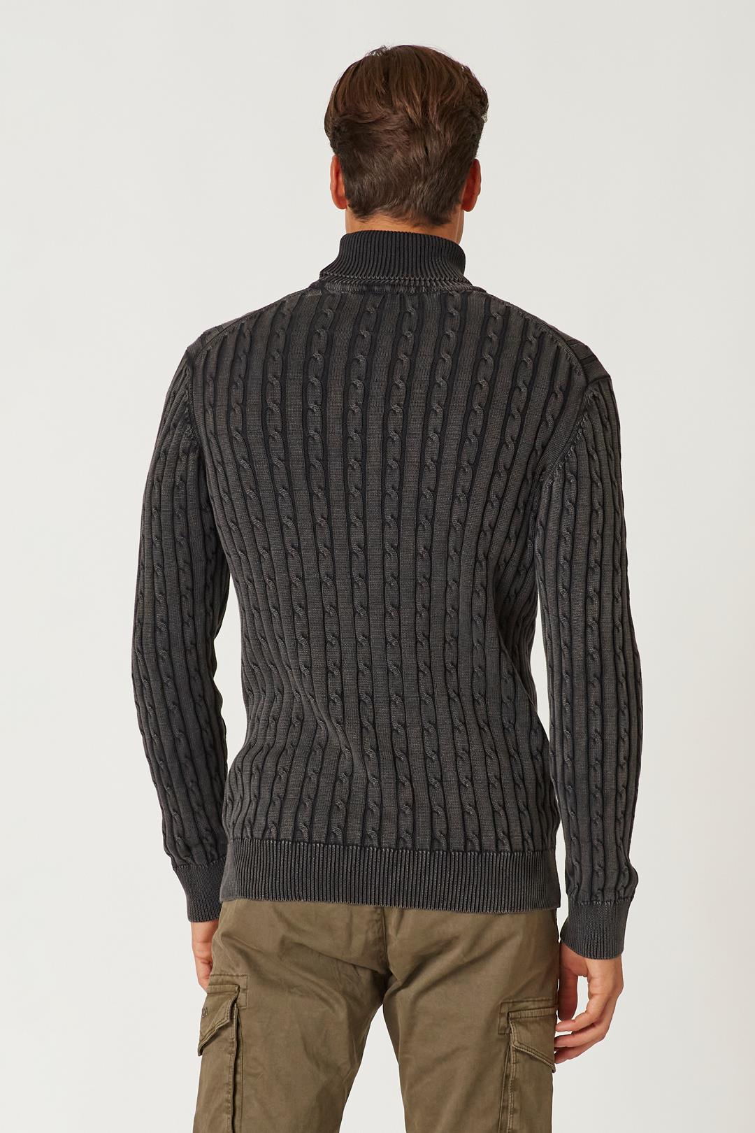 detail Svetr maglia collo alto 222MA1408L475