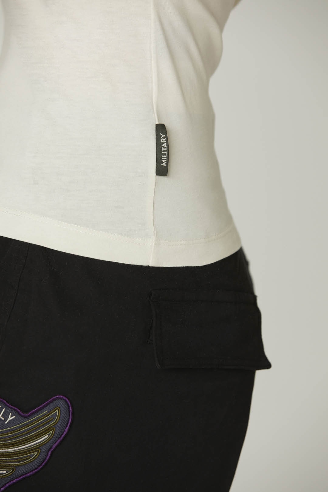 detail Tričko t-shirt m.c. 232TS2168DJ496