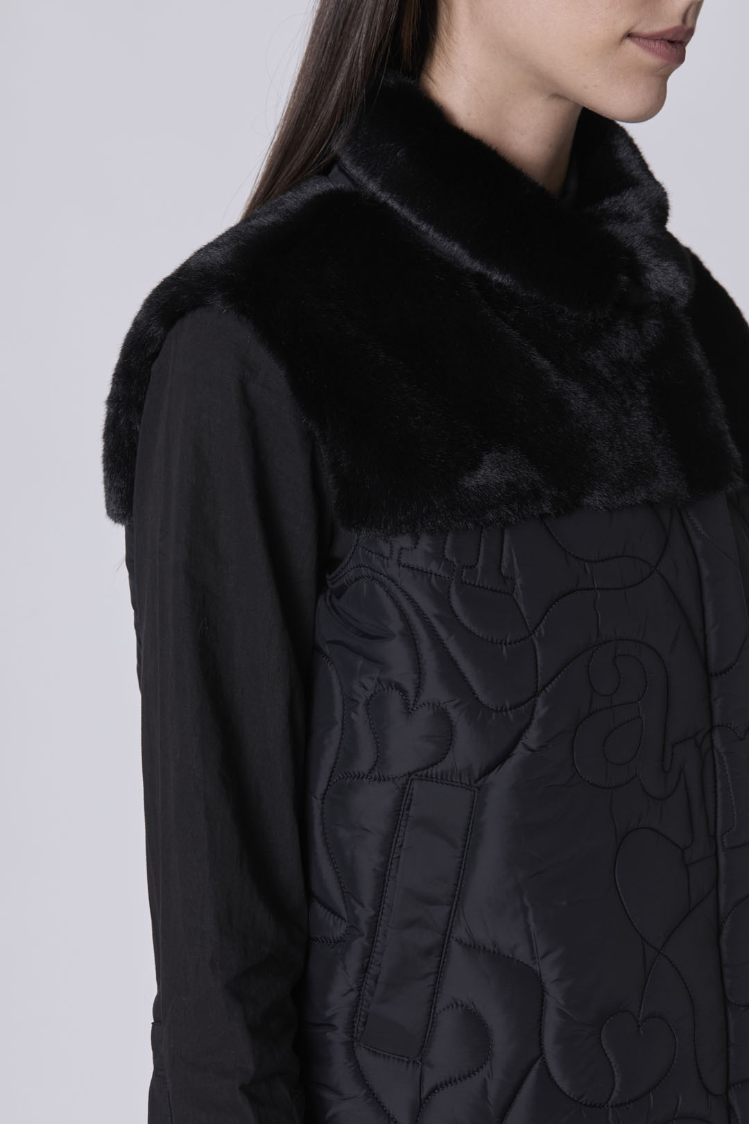 detail Vesta gilet 242AG001DCT3405