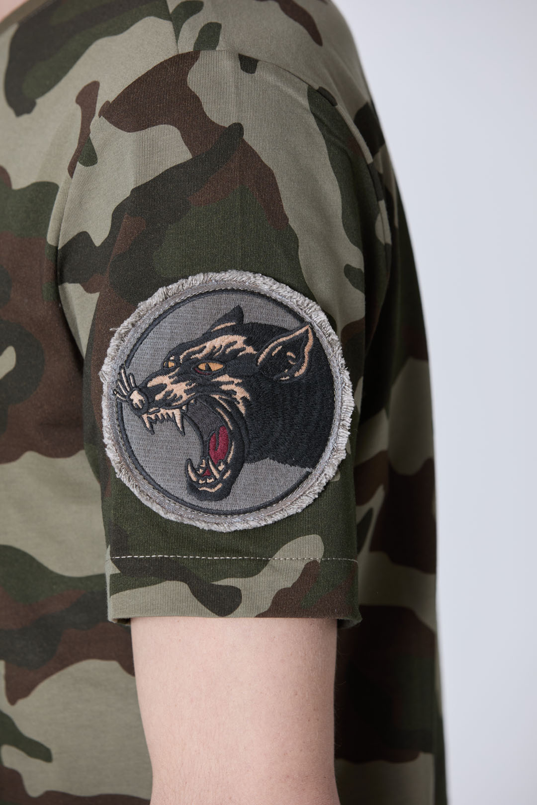 detail Tričko t-shirt m.c. 251TS2415J684